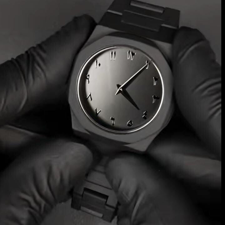 ساعة سوداء فاخرة ⌚🖤 بأرقام عربية ✨ بتصميم أنيق وعصري ب ( 170 ألف )فقط